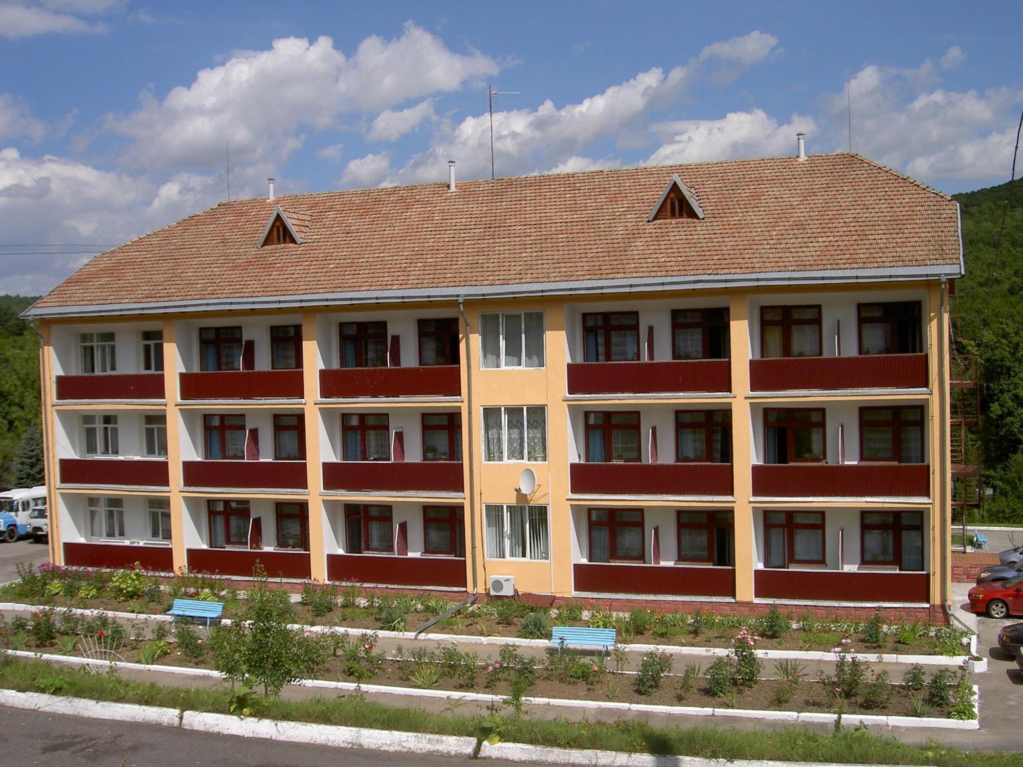 Санаторій Збруч Hotell Sataniv Eksteriør bilde